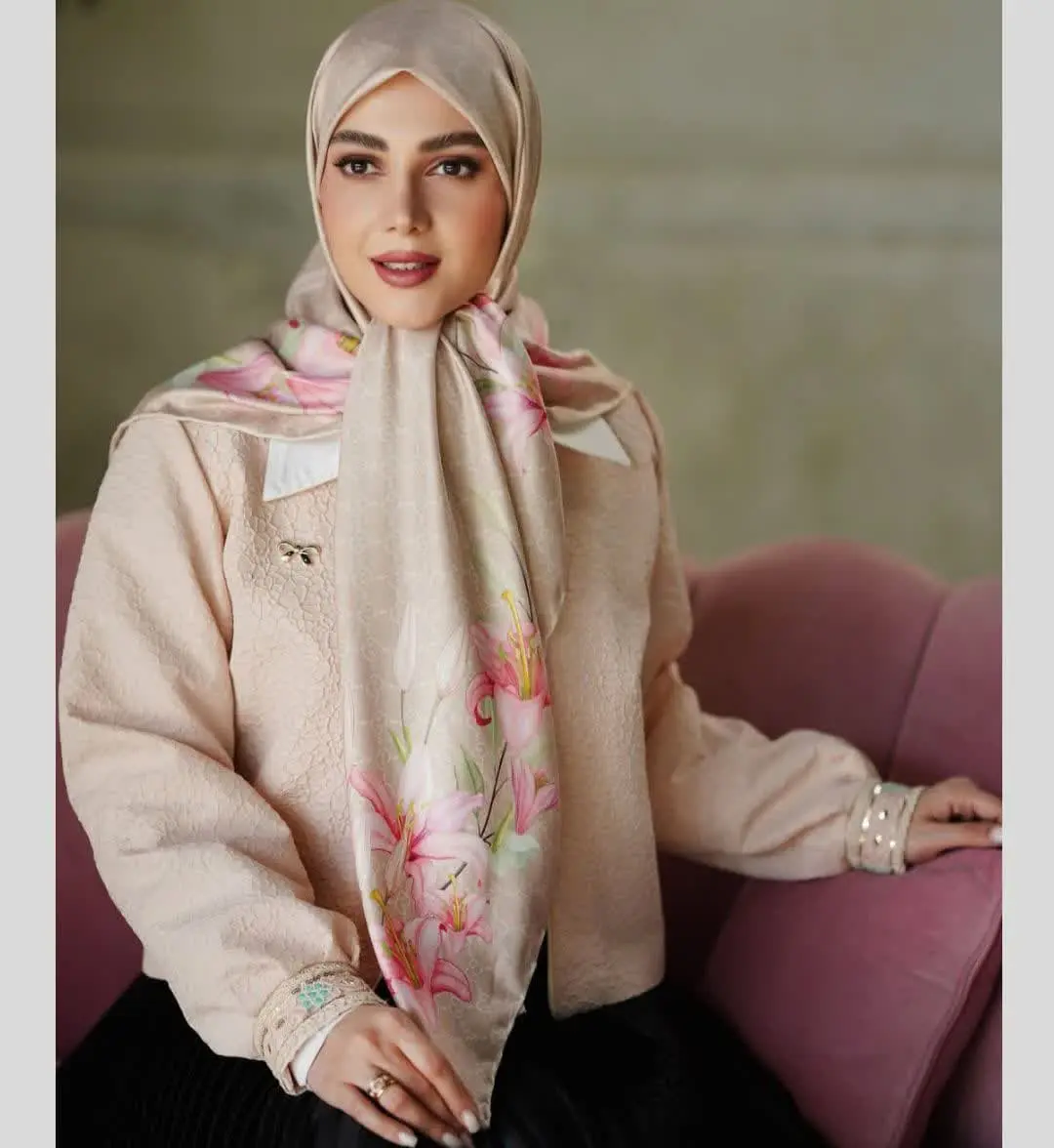 Girls_ scarf model (17)