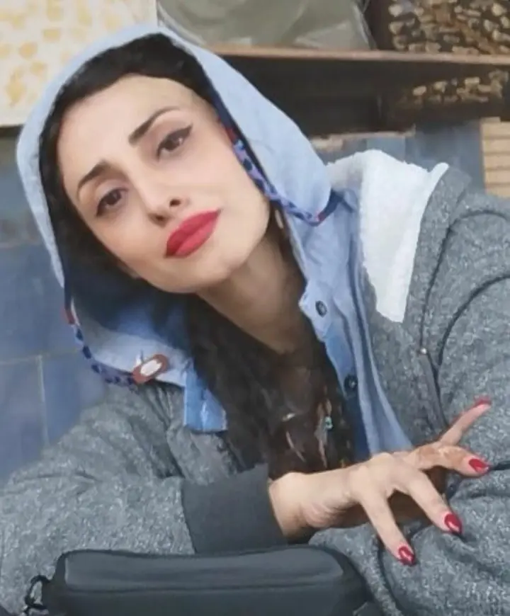 Safora Khoshteint (1)