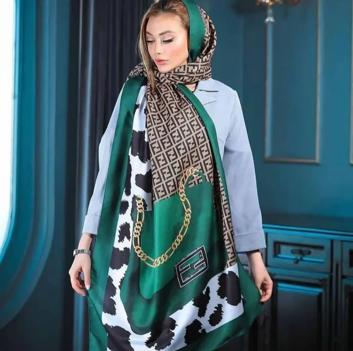 Shawl model (37)