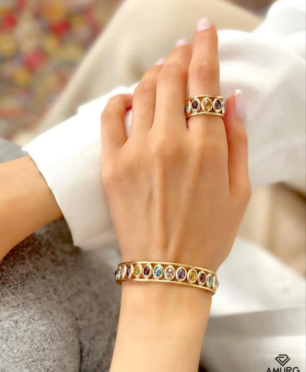 Gold ring model (44)
