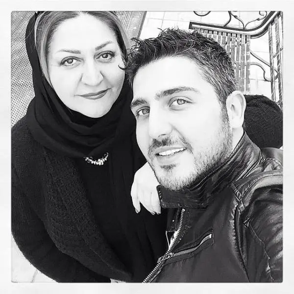 محمدرضا-غفاری-و-مادرش