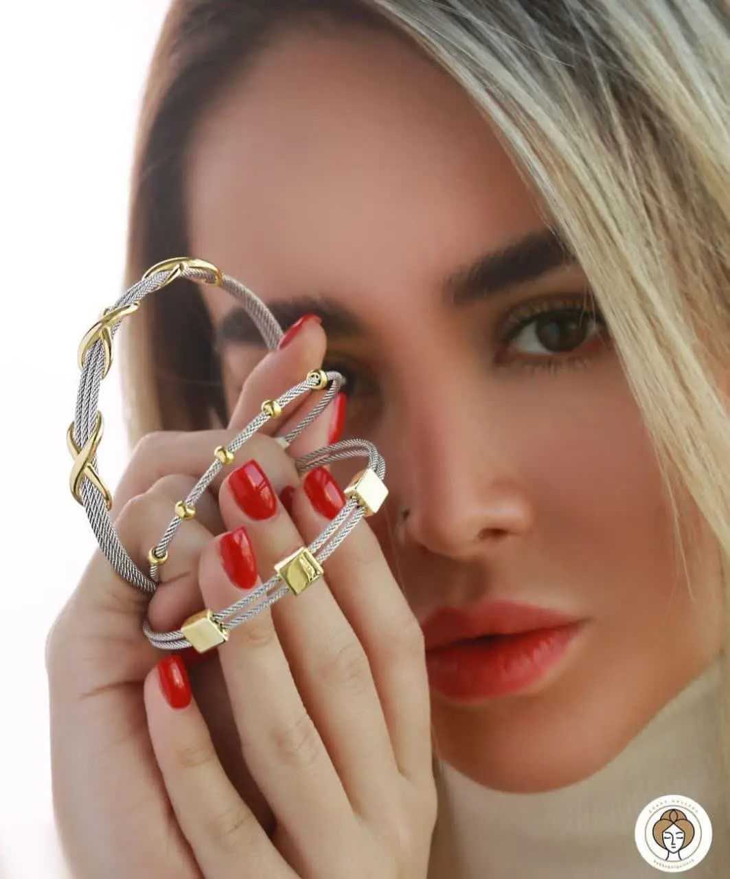 Gold bracelet model (8)