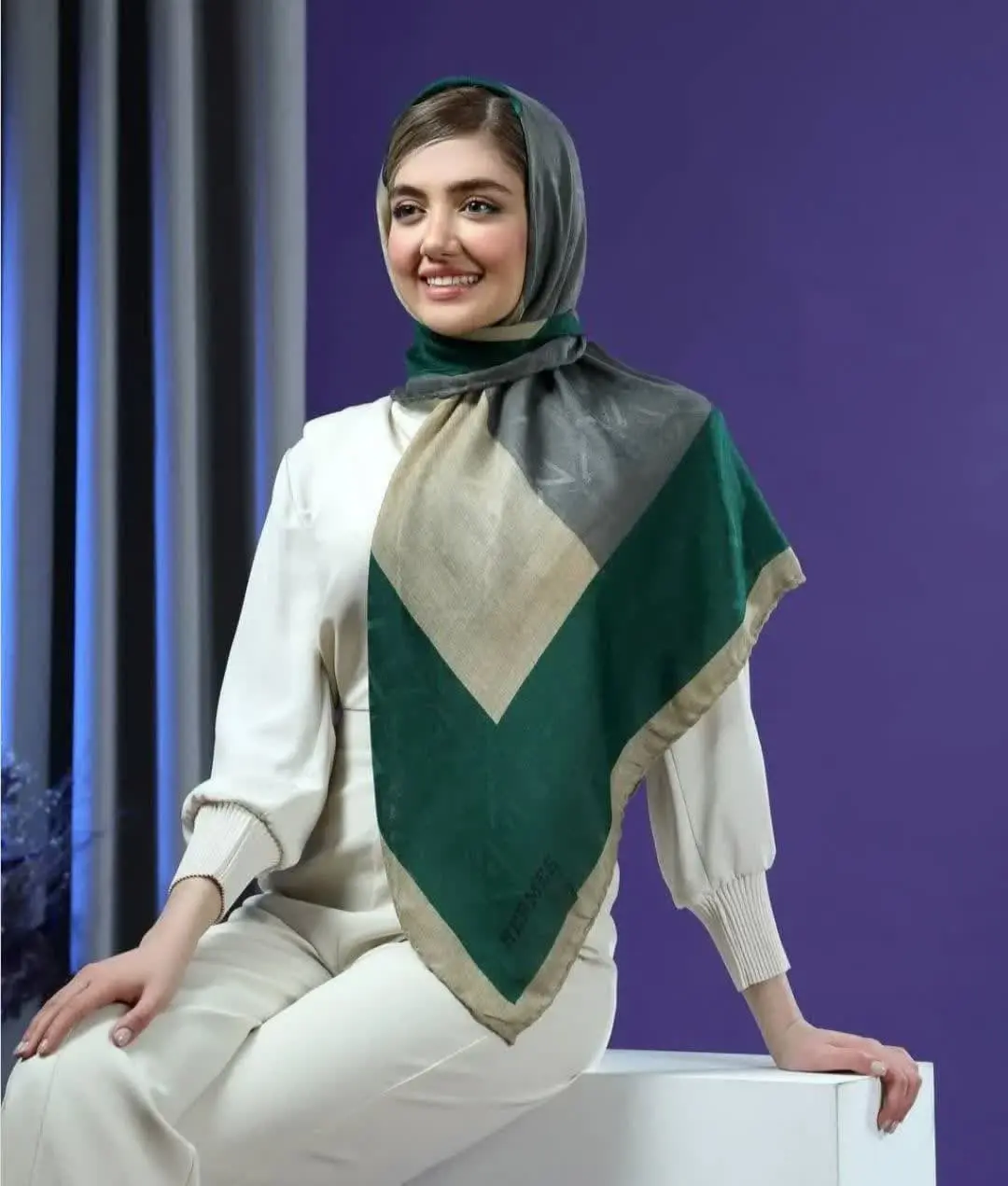 Girls_ scarf model (34)