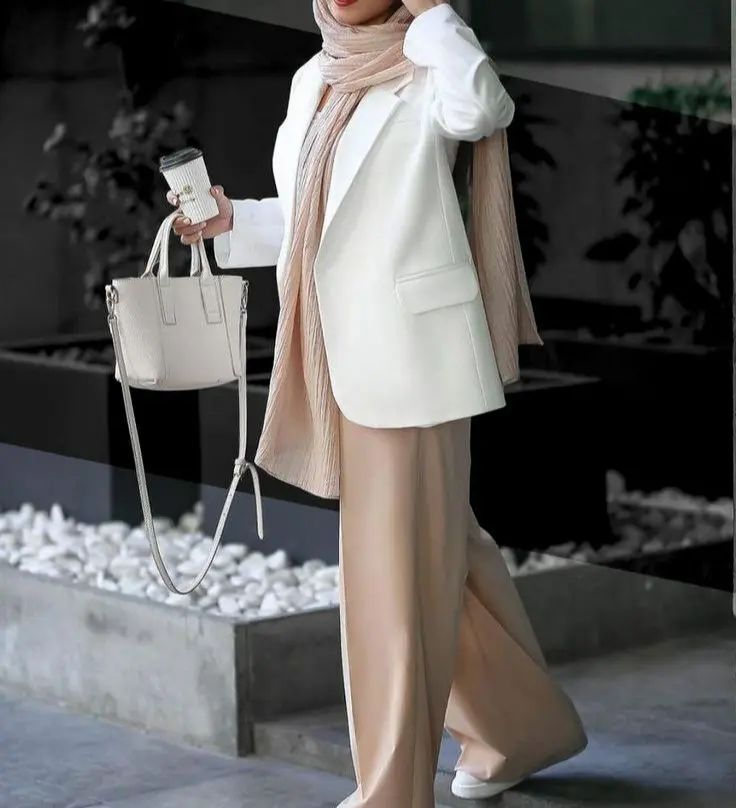 Katie coat model (2)