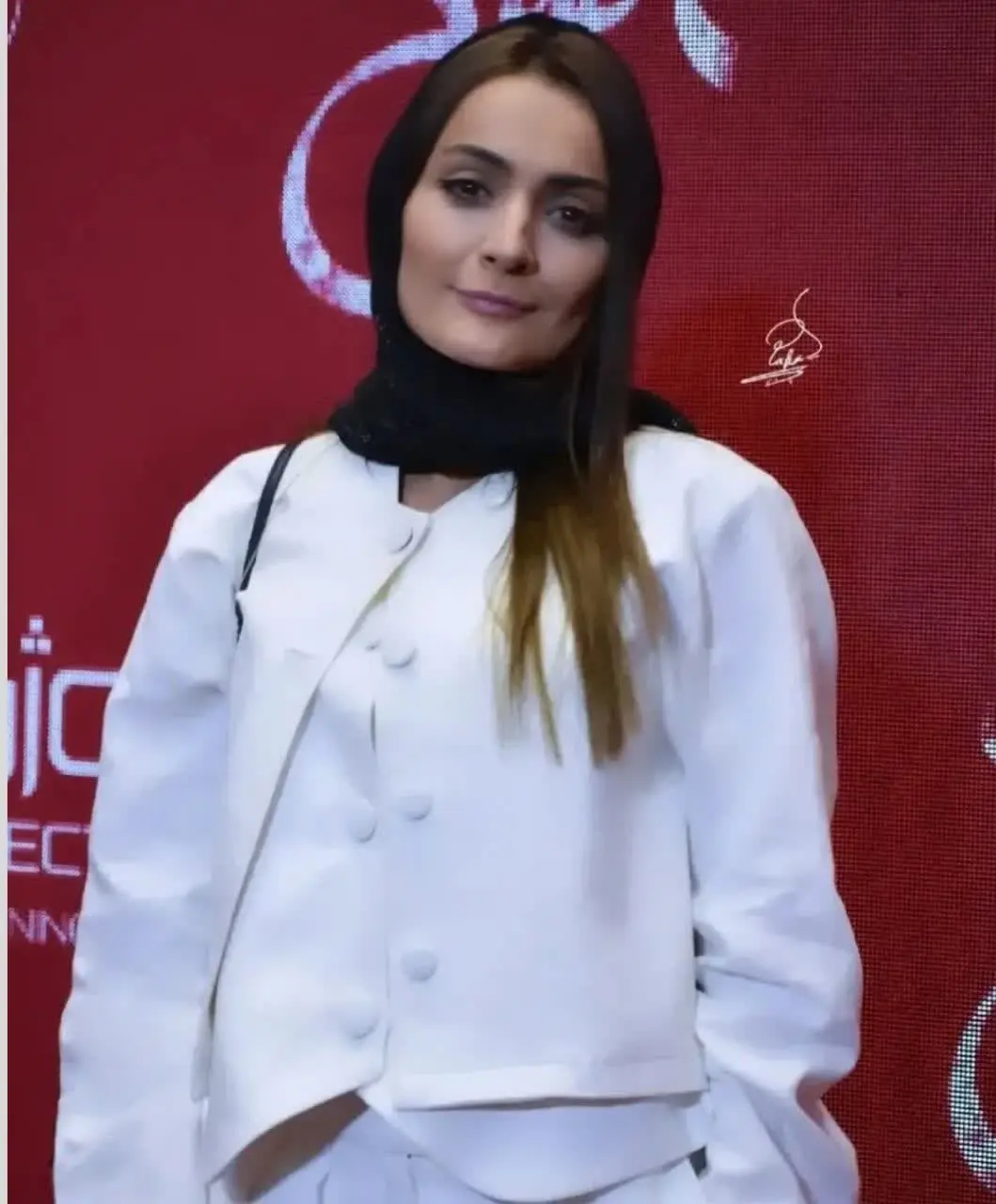 Elsa Firuzazar (11)