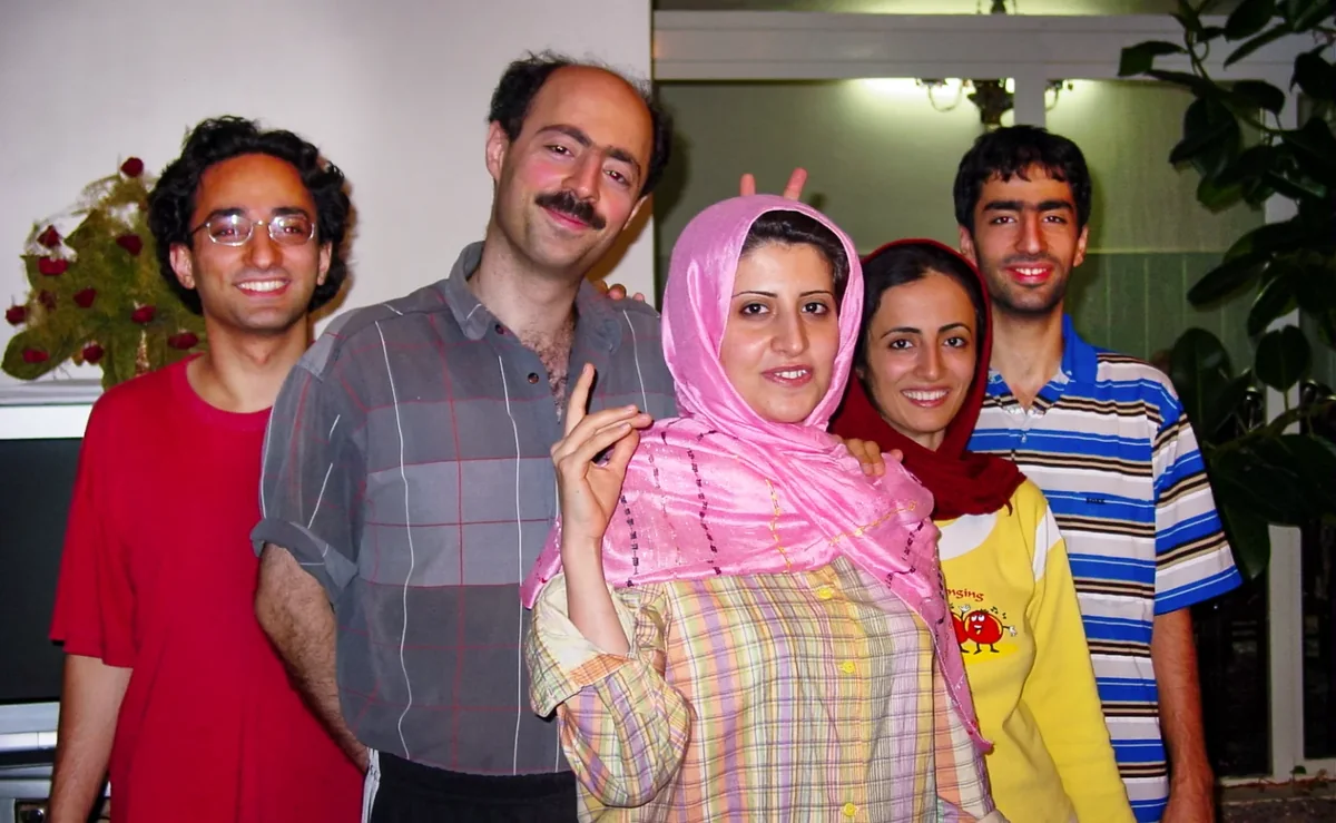 تصویری آرشیوی از سال‌های جوانی شایان اویس‌قرن؛ دانشمندی که مسیر علمی او از اصفهان آغاز شد.