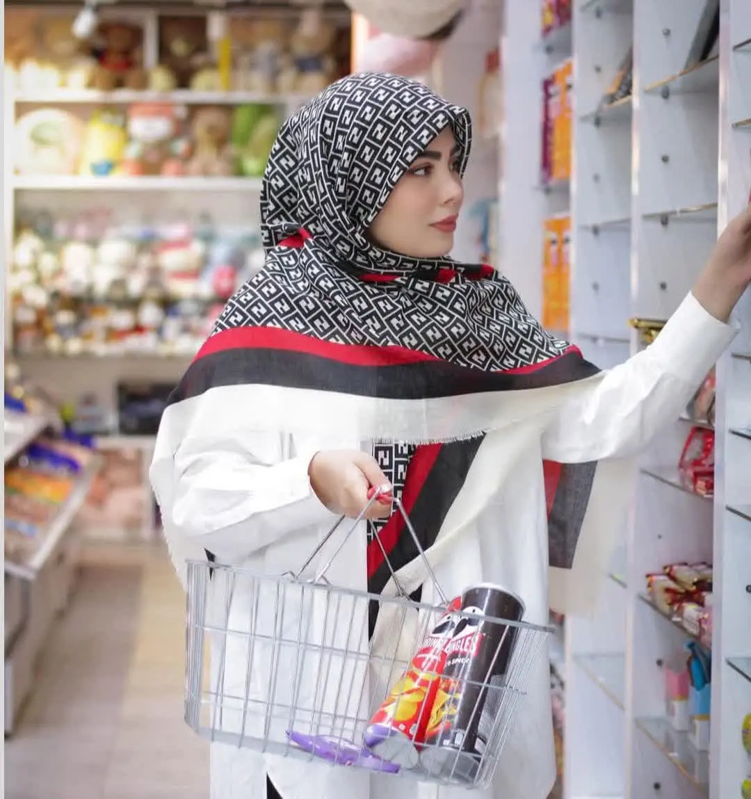 Girls_ scarf model (44)