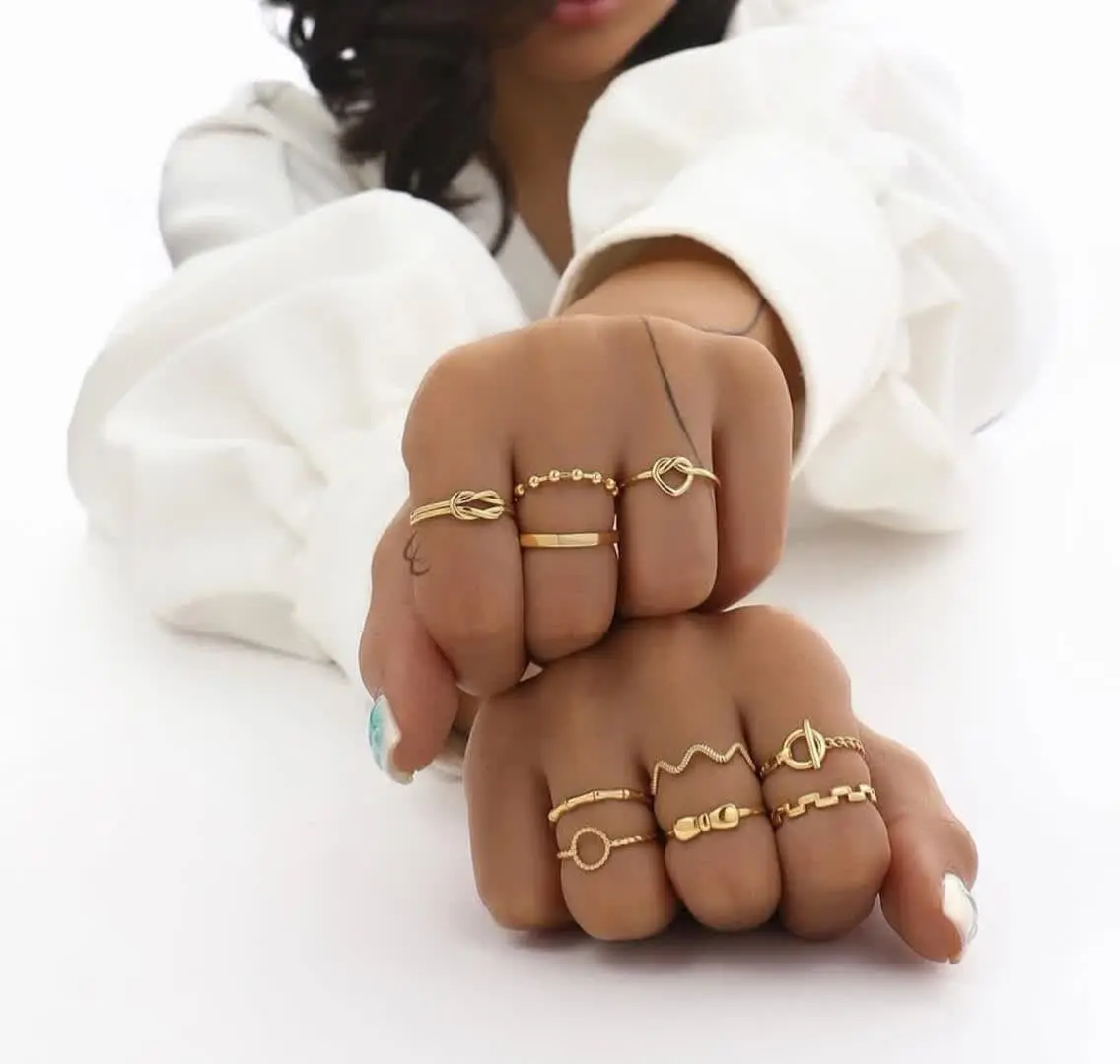 Gold ring model (49)