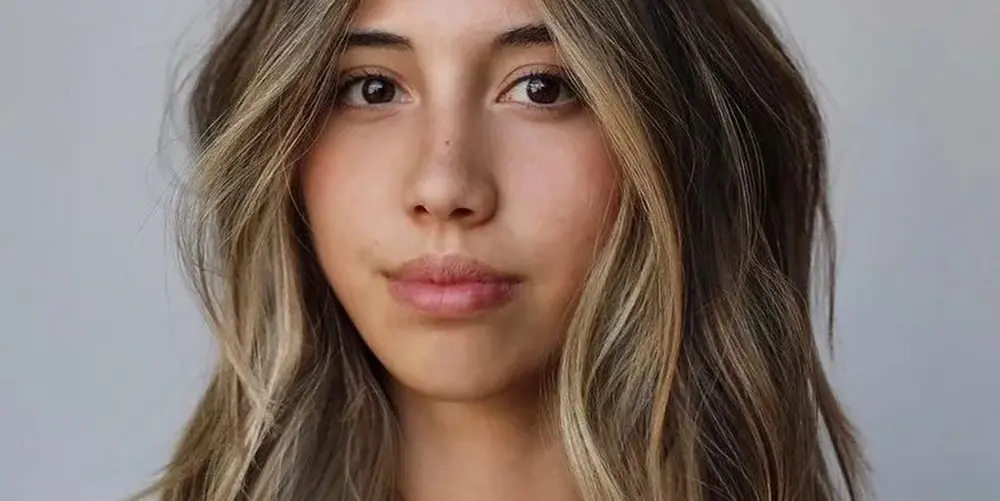 olive-haircolor-with-golden-highlights