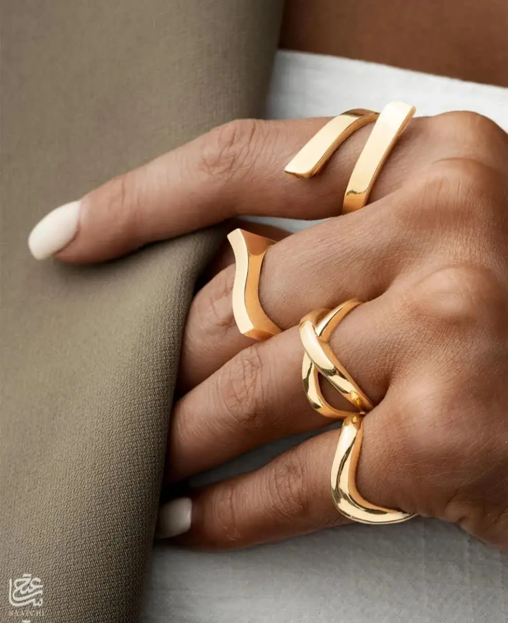 Gold ring model (39)