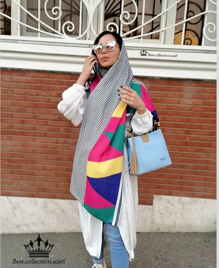 Shawl model (1)