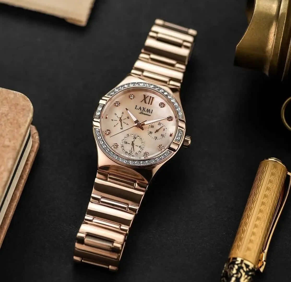 Women_s watch model (37)