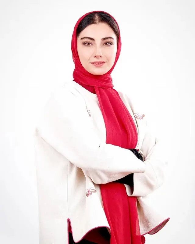 محیا دهقانی