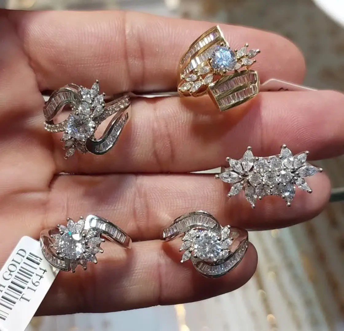 Gold ring model (34)