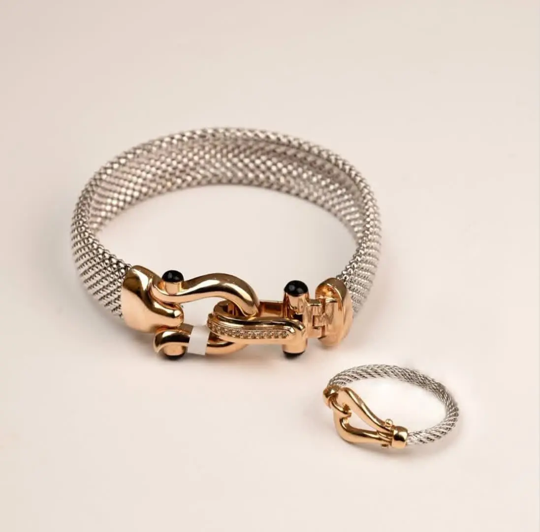 Gold ring model (33)
