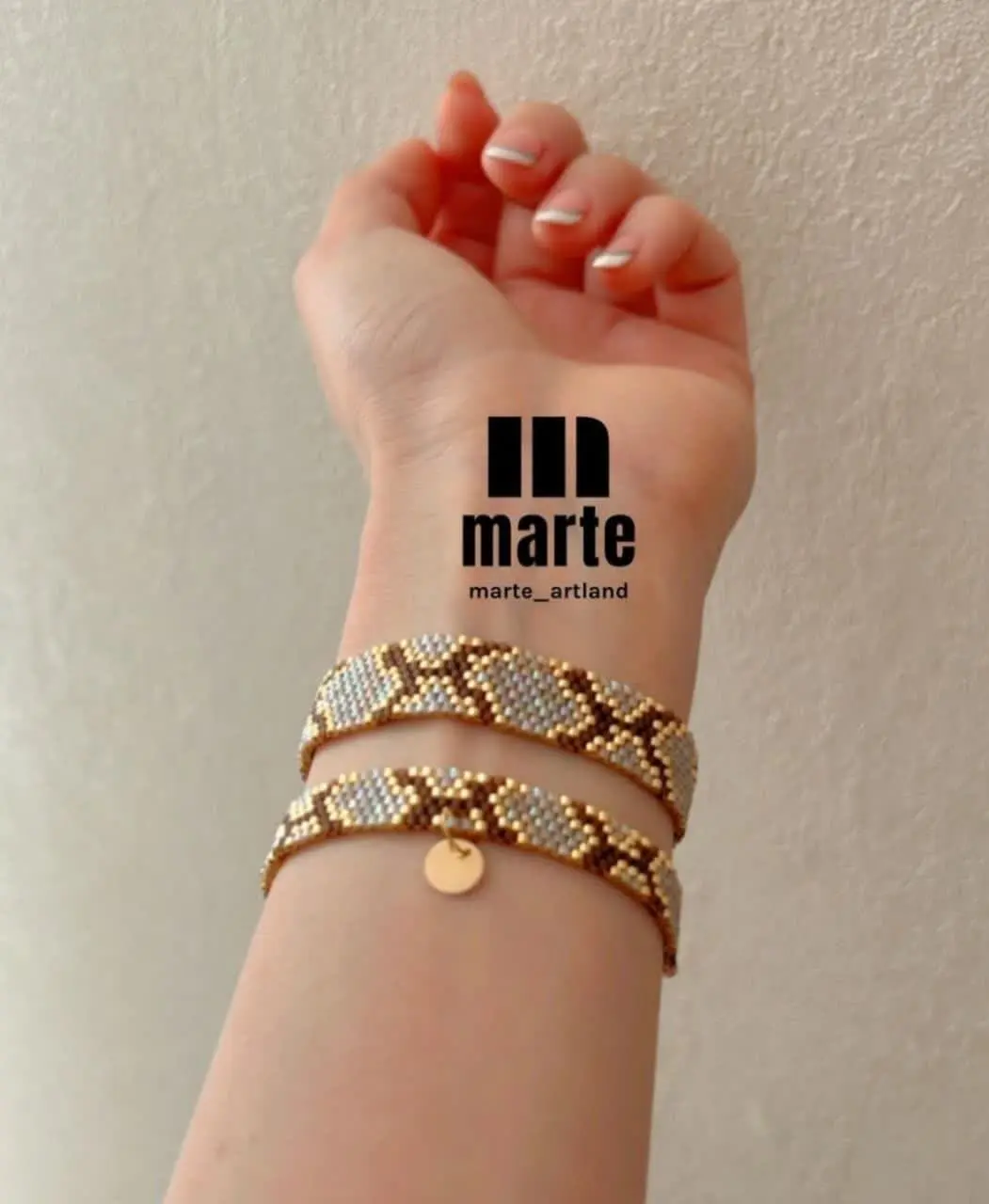 Gold bracelet model (5)