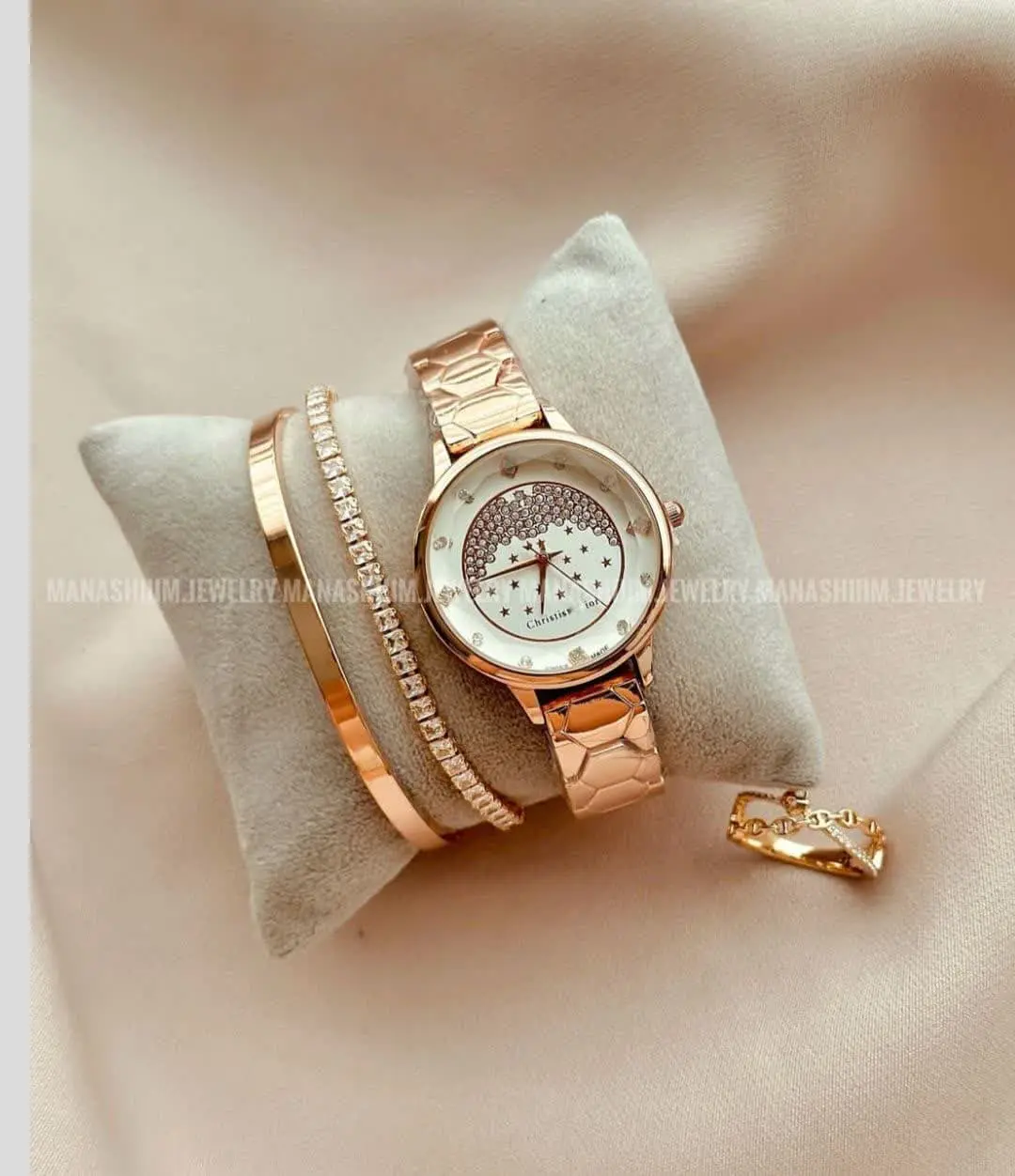 Women_s watch model (28)