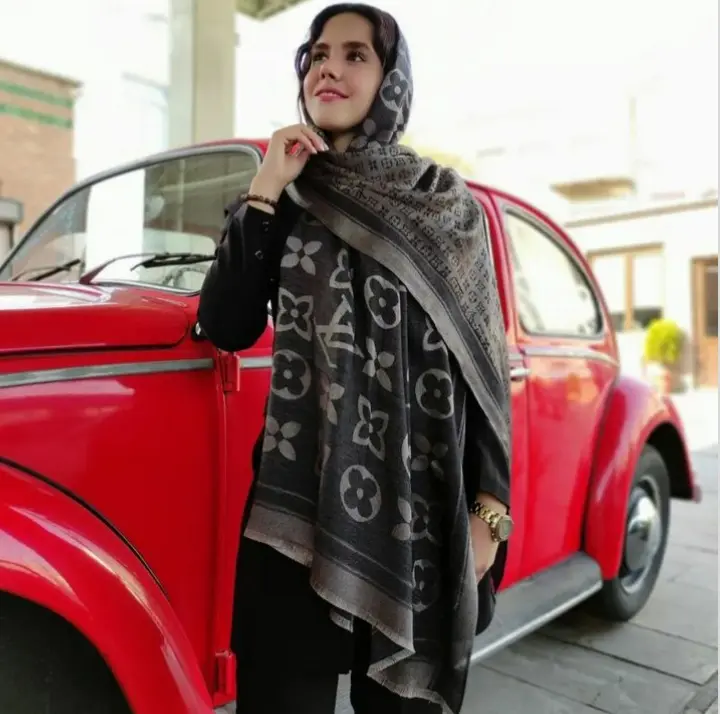 Shawl model (41)