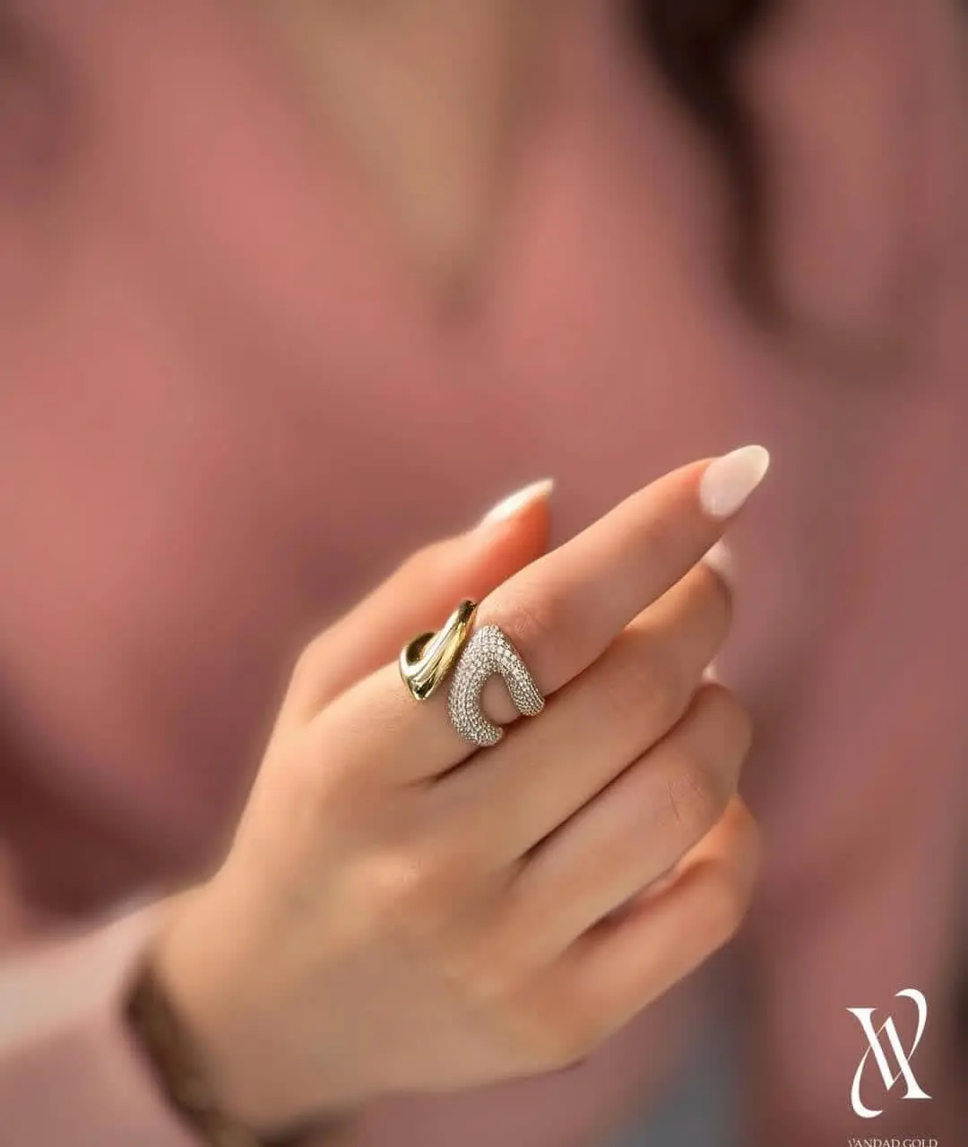 Gold ring model (32)