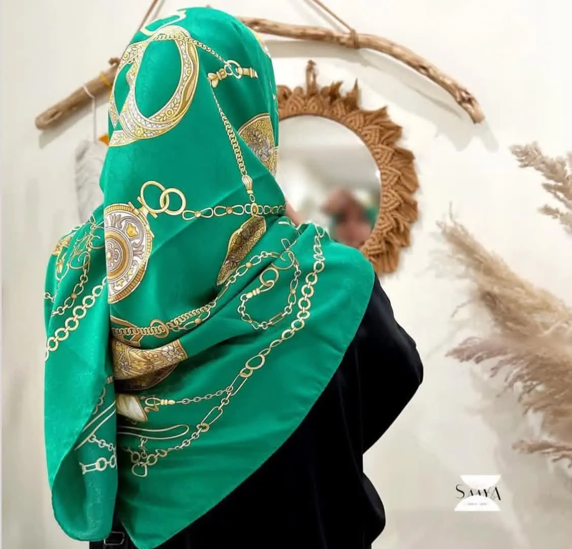 Girls_ scarf model (23)