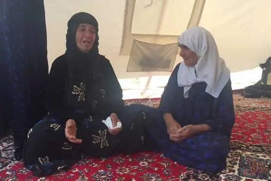 اینجا قبرها، یک تل خاکند