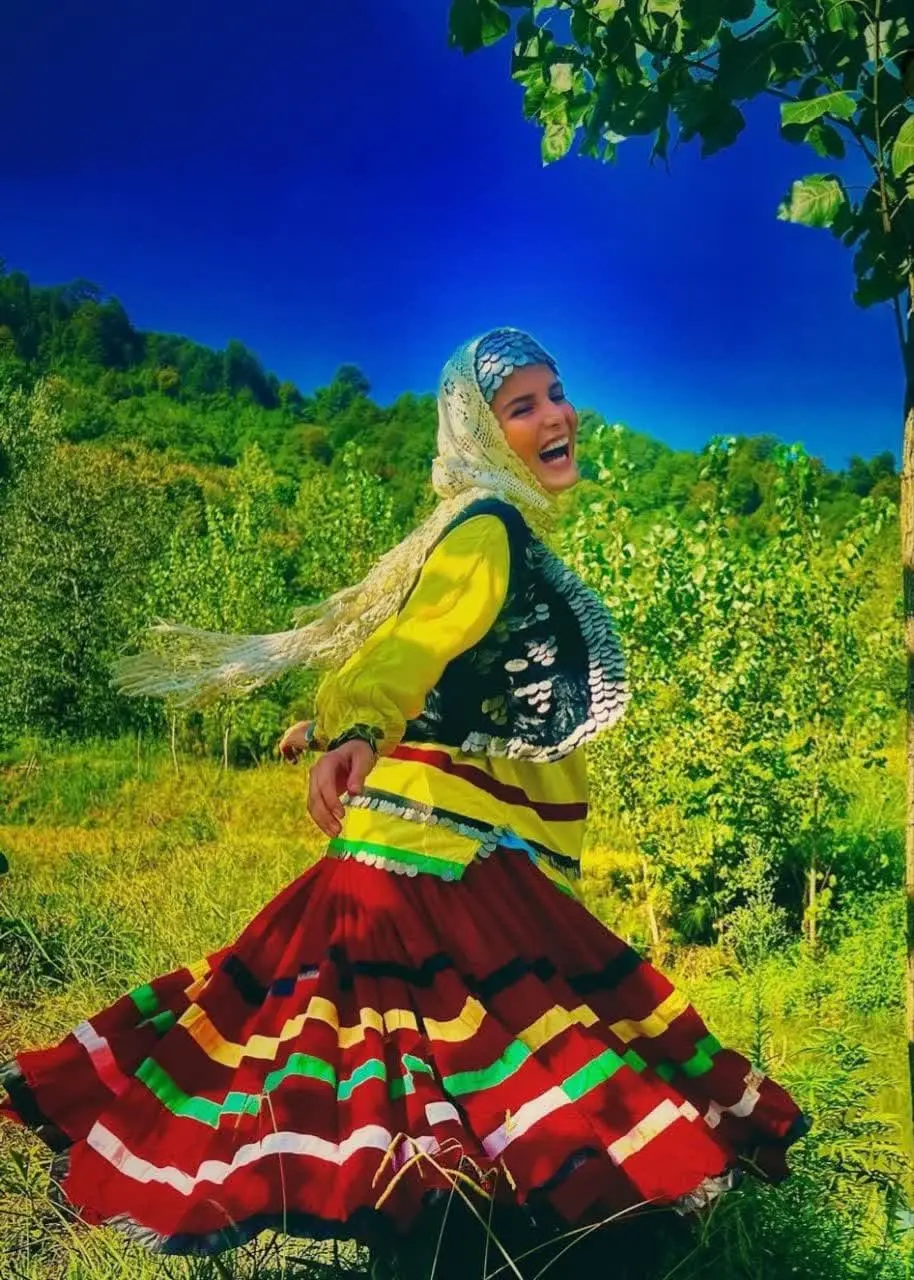 Ghazaleh Akrami (2)