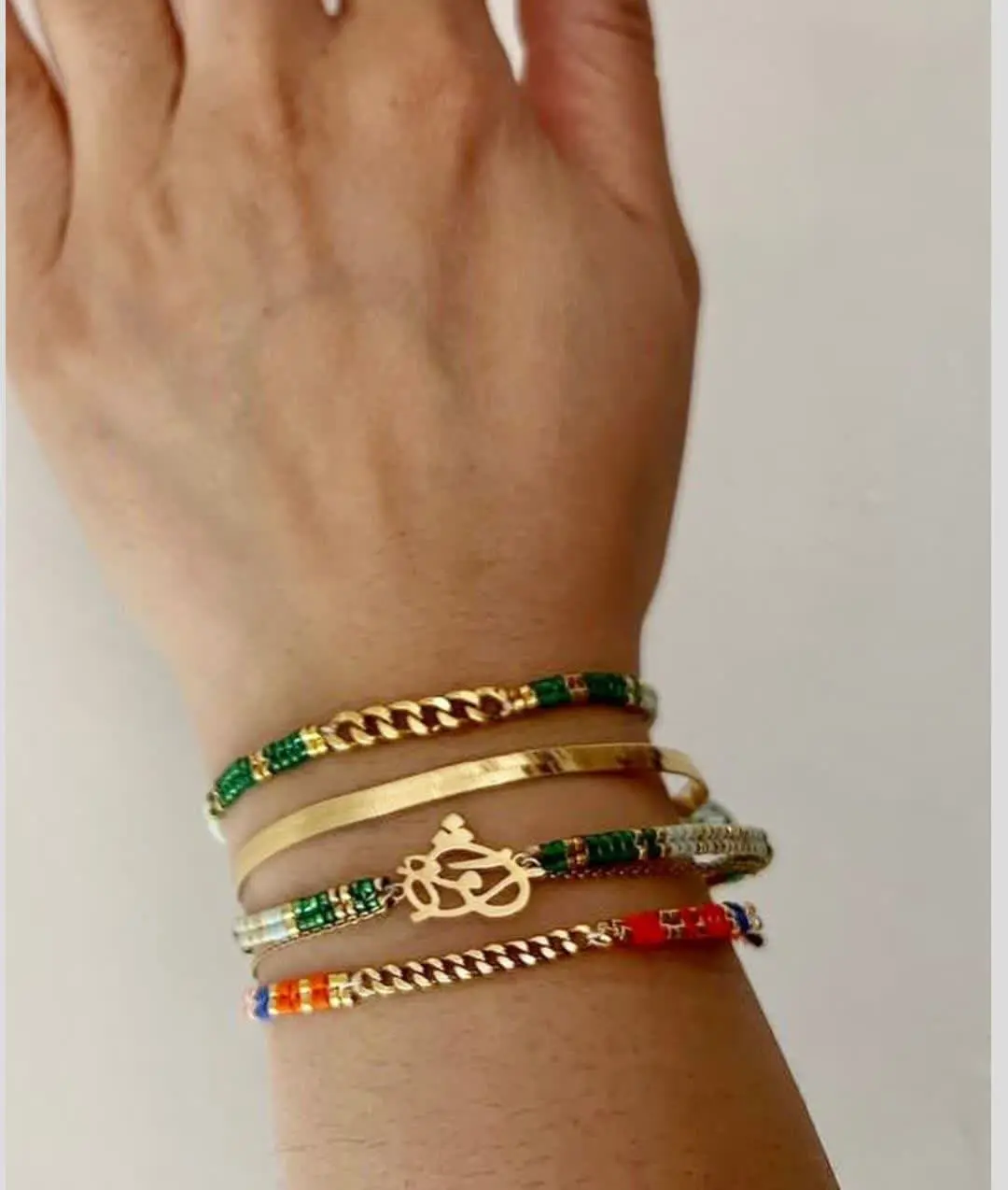 Gold bracelet model (17)