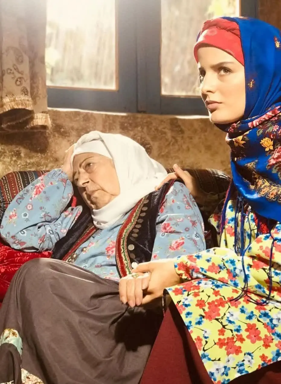 Ghazaleh Akrami (3)