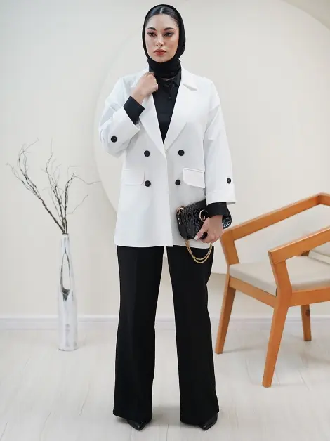 Katie coat model (21)
