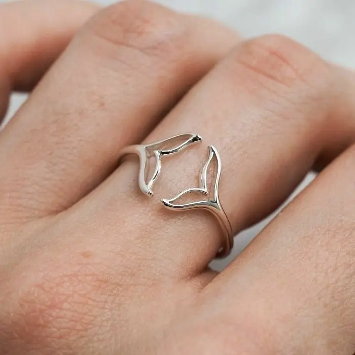 Gold ring model (7)