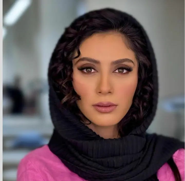 مونا فرجاد (3)