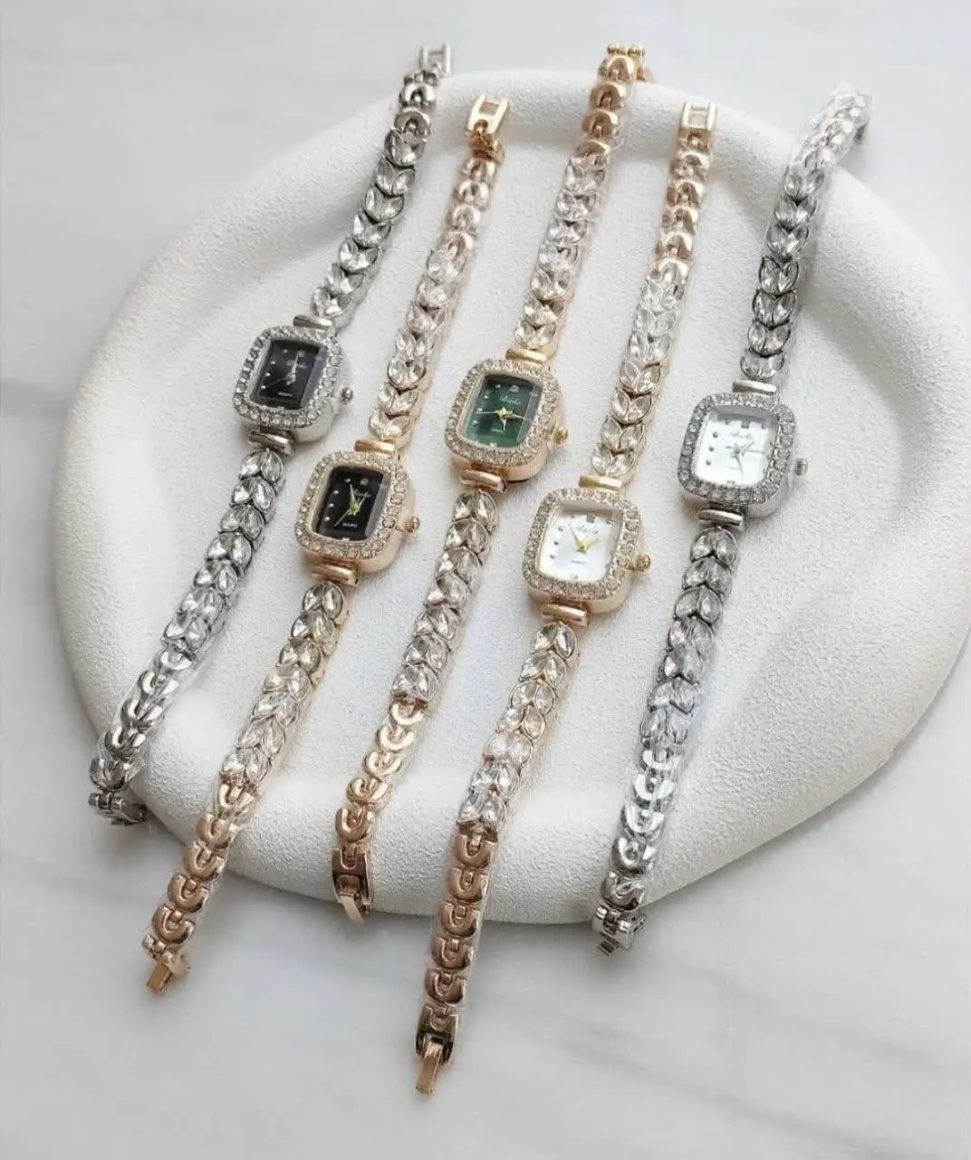 Women_s watch model (3)