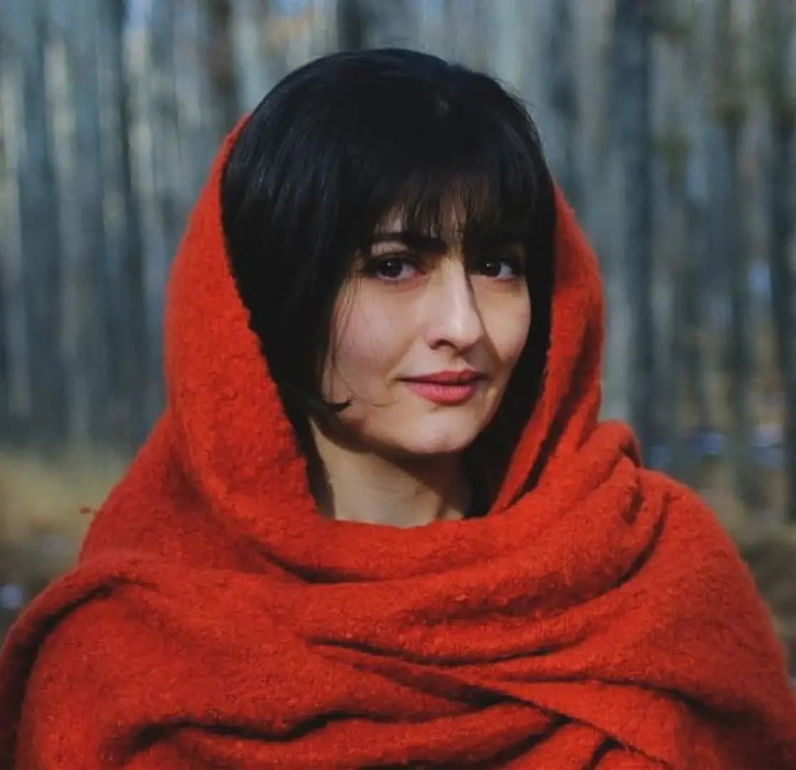 Parisa Dosti (14)