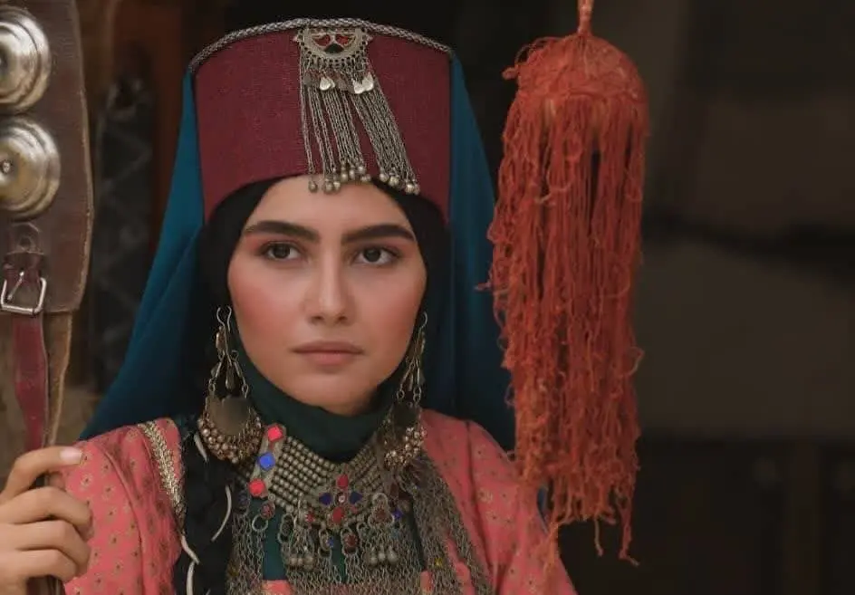Mehrnoush Hosseini (1)