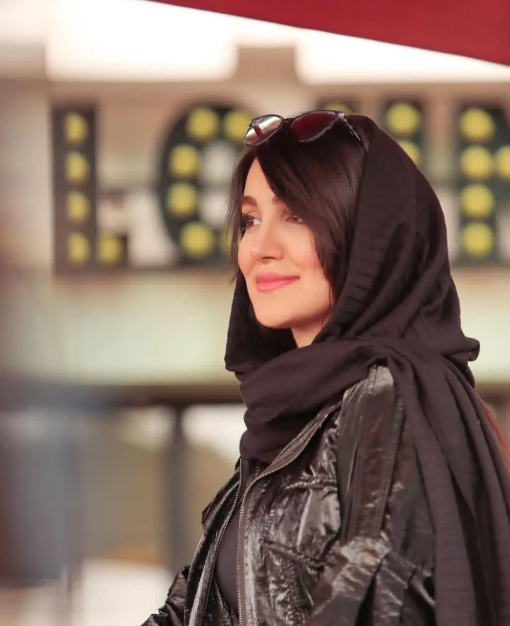Zahra Naderifar (4)