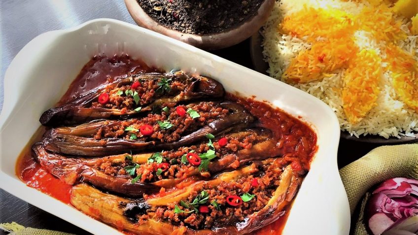 طرز تهیه بادمجان شکم پر خوشمزه به سبک گیلانی طرز تهیه بادمجان شکم پر خوشمزه به سبک گیلانی