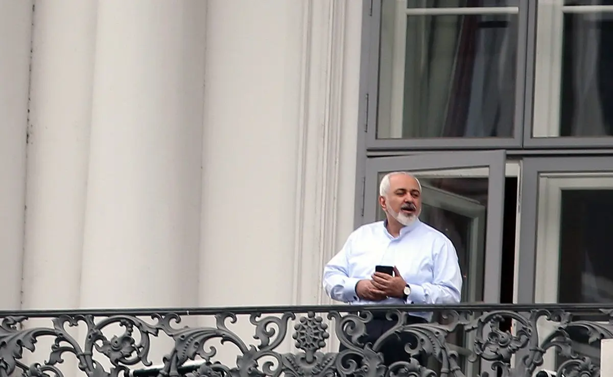 استراتژی ظریفِ ظریف برای رسیدن به پاستور؛ از دولت دور شو تا به ریاستجمهوری ۱۴۰۰ برسی استراتژی ظریفِ ظریف برای رسیدن به پاستور؛ از دولت دور شو تا به ریاستجمهوری ۱۴۰۰ برسی