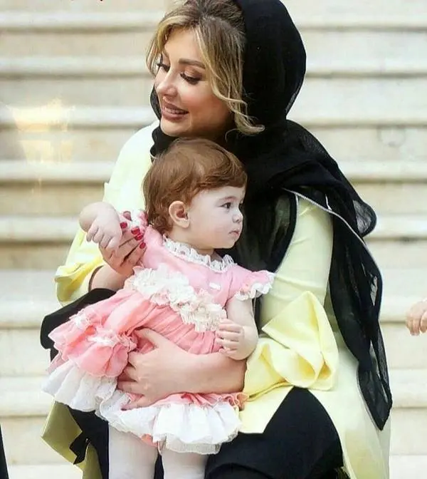 نیوشا ضیغمی و دخترش لنا نیوشا ضیغمی و دخترش