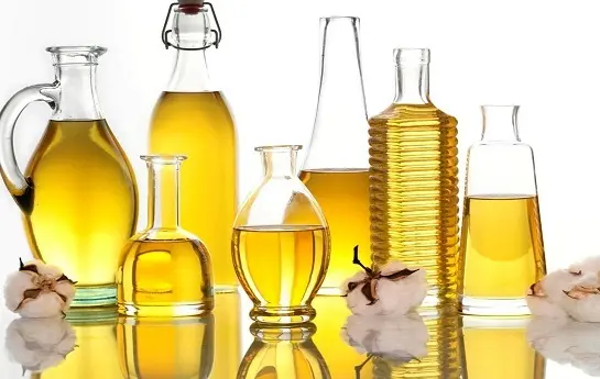 آشفته بازار روغن در اصفهان/ وقتی کسی علت کمبود روغن در بازار را نمی داند
