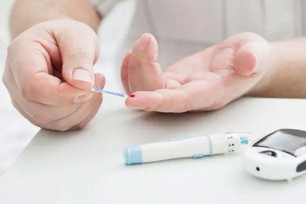 علل خارش پوست چیست و چگونه درمان می‌شود؟