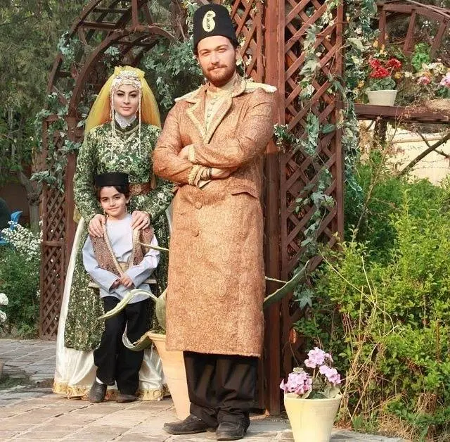 میلاد میرزایی و مریم مومن در سریال بانوی عمارت میلاد میرزایی و مریم مومن