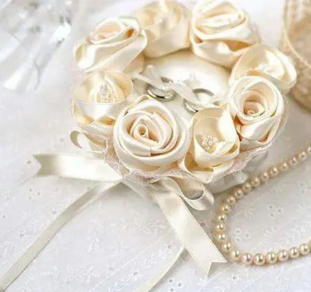 جاحلقه های عروس و داماد, مدل جاحلقه ای