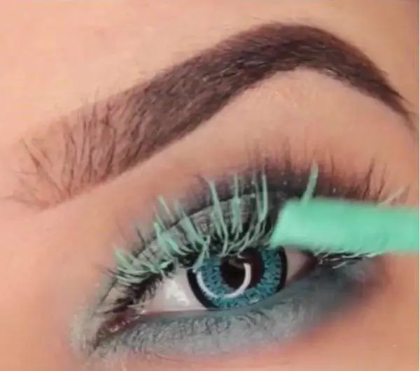 معجزه ریمل رنگی در آرایش چشم ریمل رنگی