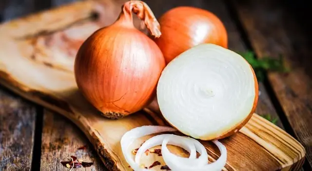 برای کاهش علائم رفلاکس پیاز خام نخورید