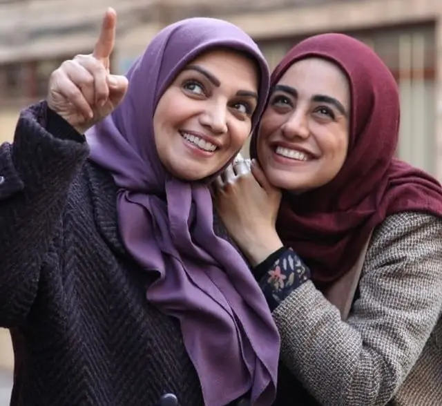 نازنین کیوانی و الهام پاوه نژاد در سریال چوب خط نازنین کیوانی و الهام پاوه نژاد