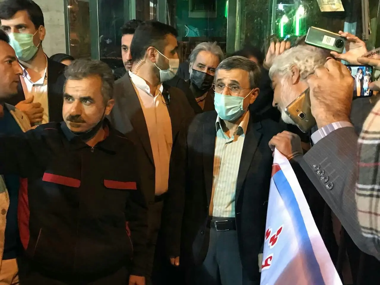 (تصاویر) جشن تولد محمود احمدینژاد در محله نارمک! (تصاویر) جشن تولد محمود احمدینژاد در محله نارمک!