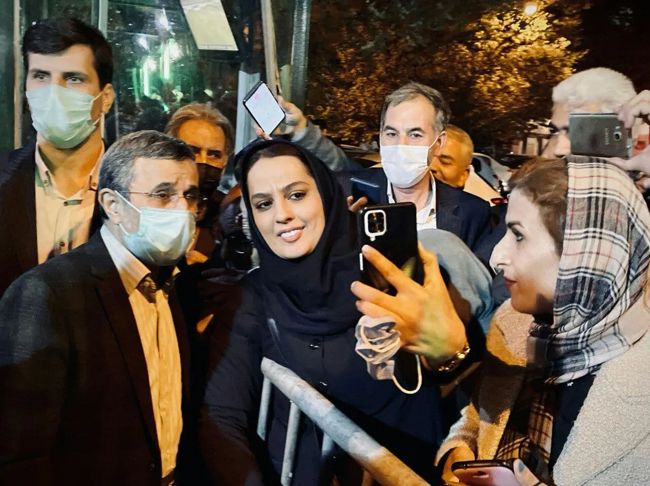 (تصاویر) جشن تولد محمود احمدینژاد در محله نارمک! (تصاویر) جشن تولد محمود احمدینژاد در محله نارمک!