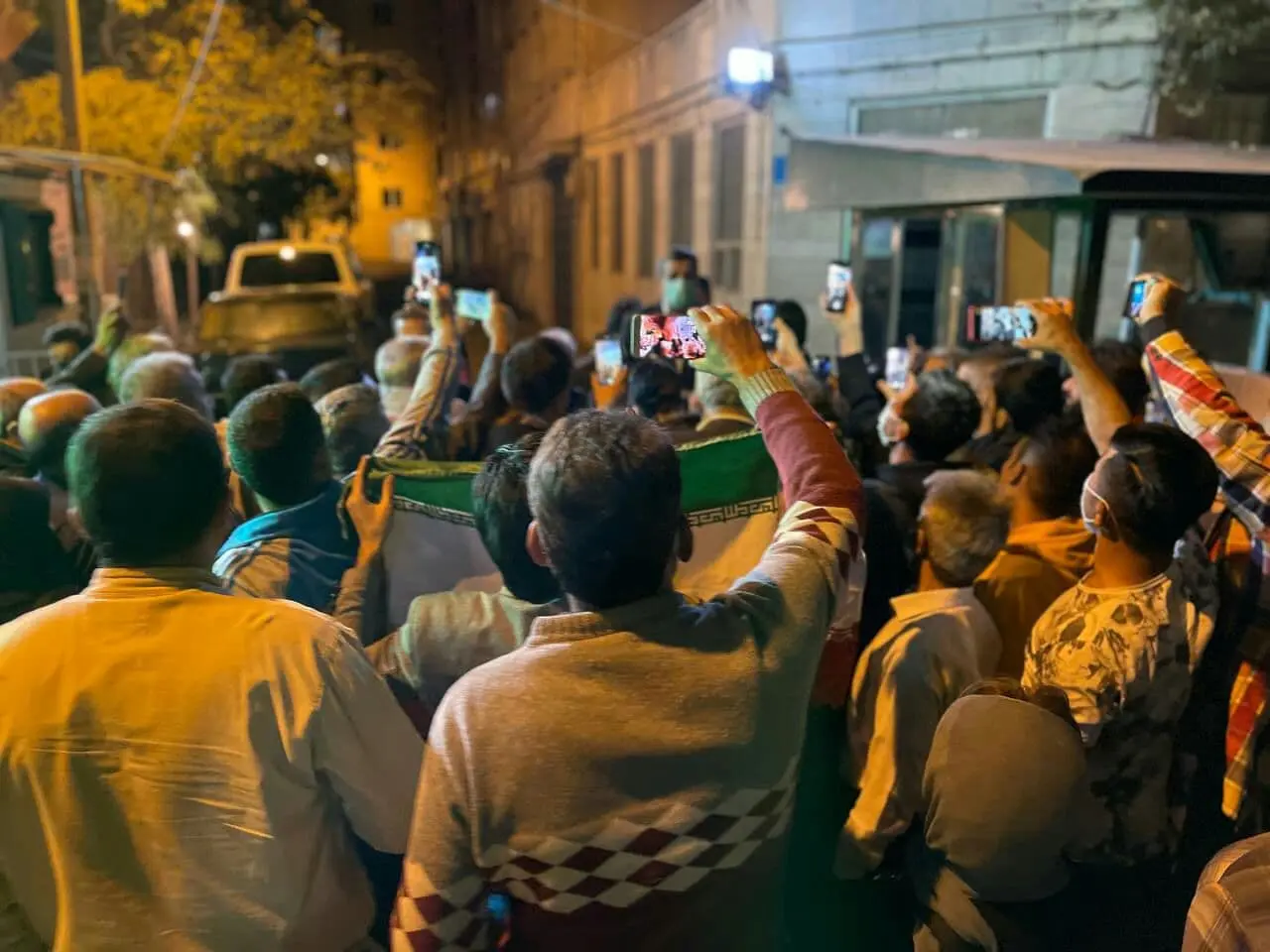 (تصاویر) جشن تولد محمود احمدینژاد در محله نارمک! (تصاویر) جشن تولد محمود احمدینژاد در محله نارمک!