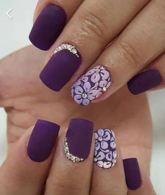 طراحی ناخن نگین دار