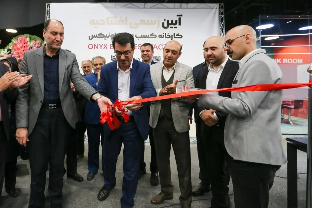 سرمایه‌گذاری‌ها باید در کشور انجام شود
